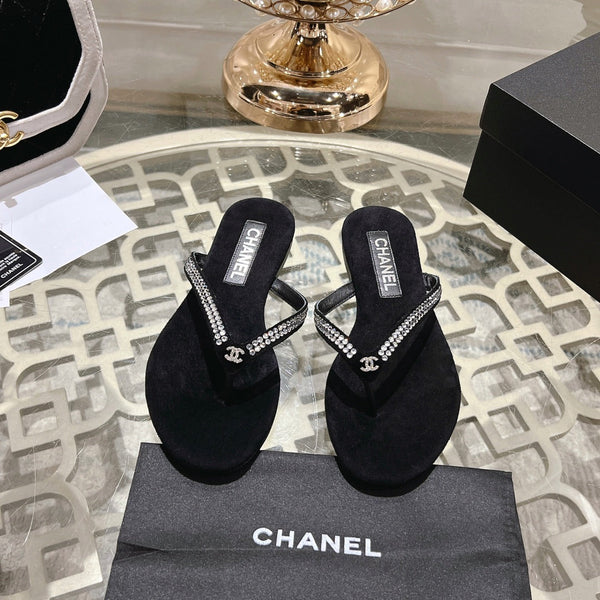 cc thong sandal black velvet lambskin with crystal