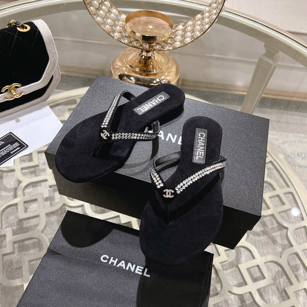 cc thong sandal black velvet lambskin with crystal