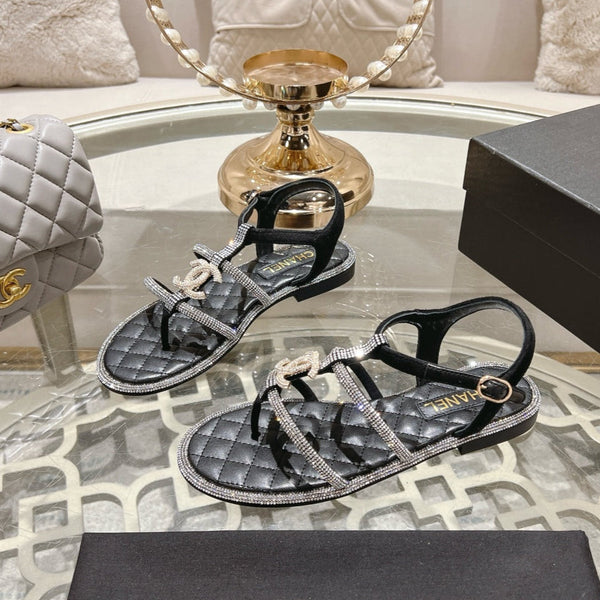 CC 25C Thong Sandal Black with White Sheepskin 213340