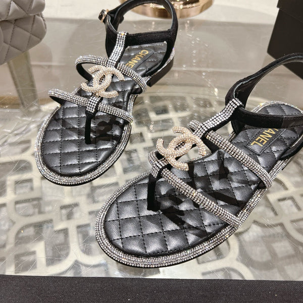 CC 25C Thong Sandal Black with White Sheepskin 213340