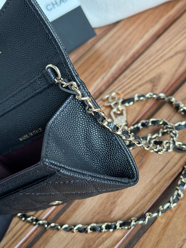 CC 24 Classic Wallet On Chain 11cm Black Gold Metal Caviar 240666