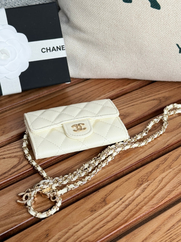 CC 24 Classic Wallet On Chain 11cm White Caviar Leather 240674