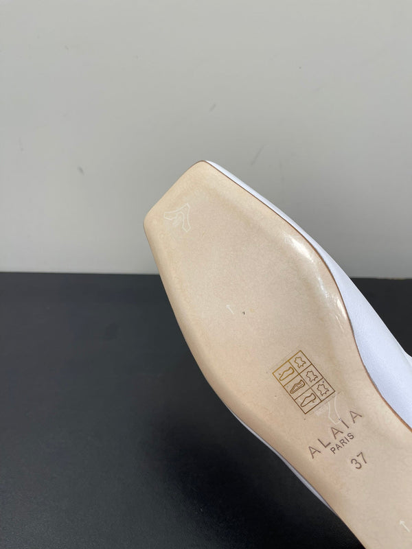 ALAIA BALLET FLATS IN WHITE SMOOTH CALFSKIN