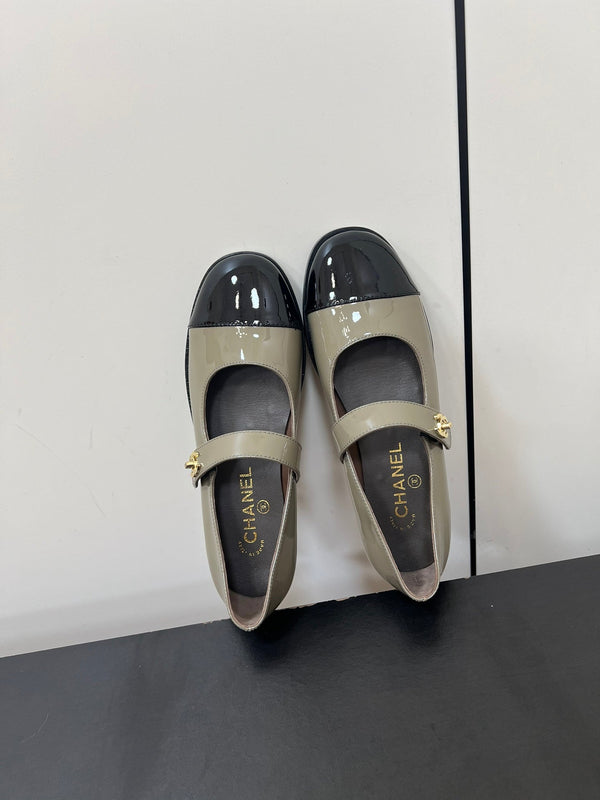 Mary Jane Flat Olive Black Patent Vitello
