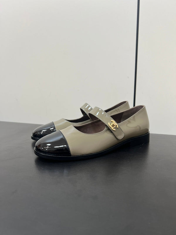 Mary Jane Flat Olive Black Patent Vitello