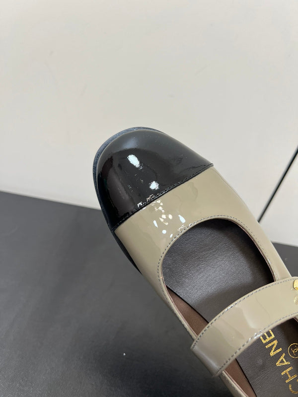 Mary Jane Flat Olive Black Patent Vitello