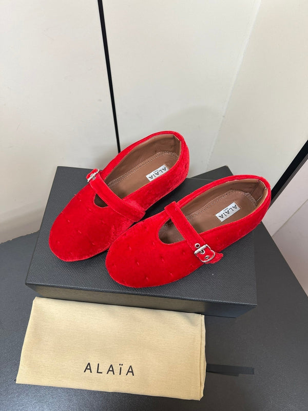 Alaila Ballet Flats In Red Velvet 975743
