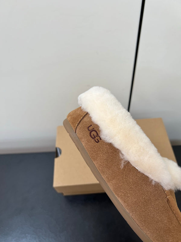 UGG Oil Jiji Slip-On Loafers Light Brown Fur Suede 519523