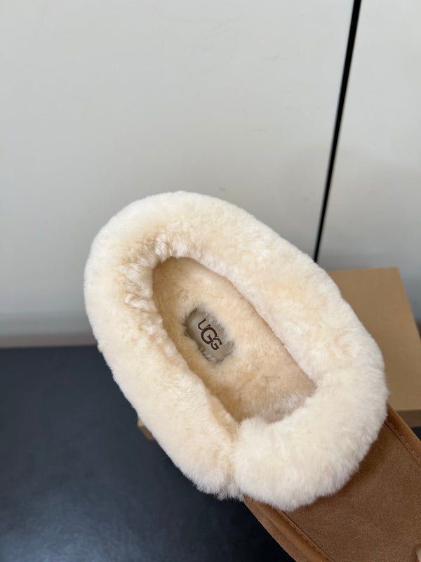 UGG Oil Jiji Slip-On Loafers Light Brown Fur Suede 519523
