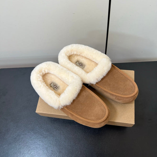 UGG Oil Jiji Slip-On Loafers Light Brown Fur Suede 519523