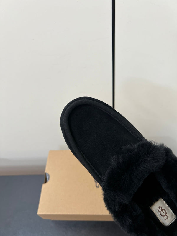 UGG Oil Jiji Slip-On Loafers Black Fur Suede 519525