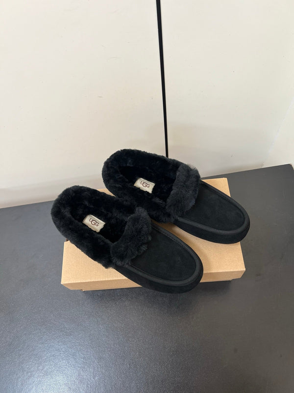 UGG Oil Jiji Slip-On Loafers Black Fur Suede 519525