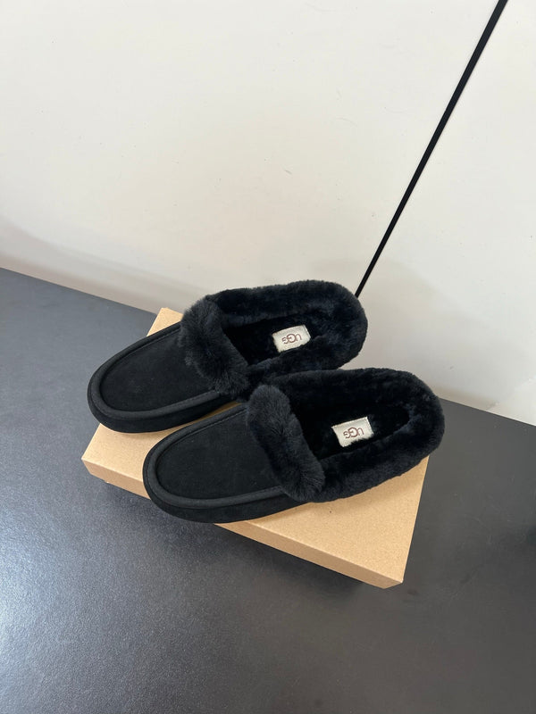 UGG Oil Jiji Slip-On Loafers Black Fur Suede 519525
