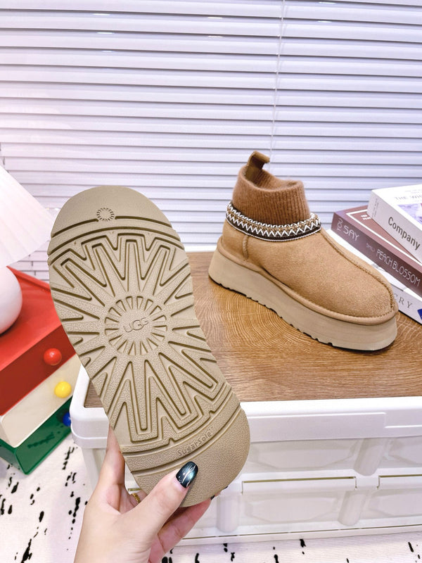 UGG Tazz Platform Boots Light Brown Frabic Suede 512867