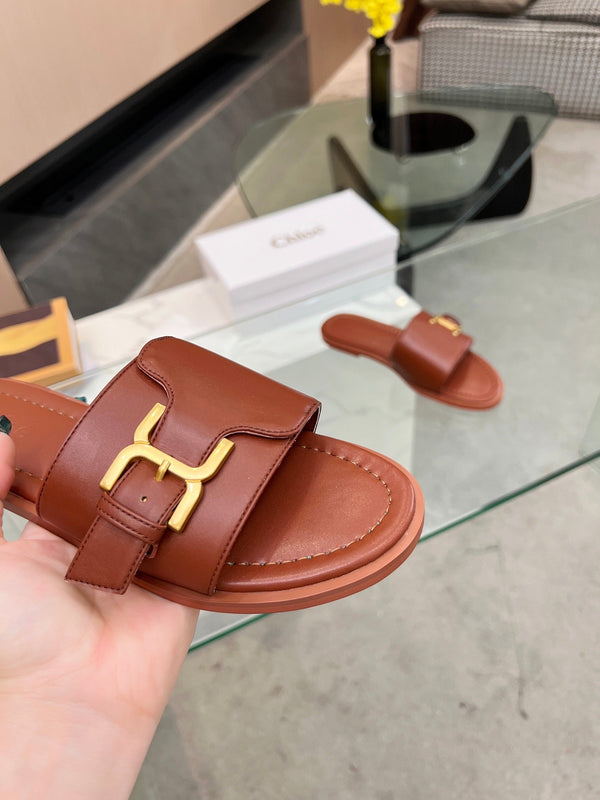 CHLOÉ HLOE MARCIE SLIDE IN UMBER BROWN CALFSKIN WITH GOLD HARDWARE