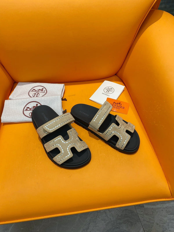 chypre sandal crystal gris tourterelle suede black calfskin