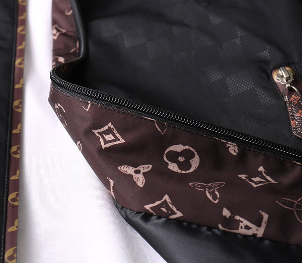 GIACCA CON CAPPUCCIO LV IN DAMIER NERO E FINITURE MARRONI 239036