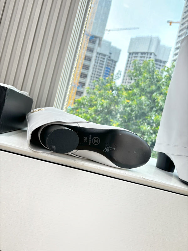 CC 25 High Boot White Calfskin Black Grosgrain 430336