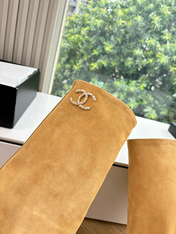 CC 25 Stivale Alto Beige Scamosciato Grosgrain 430340