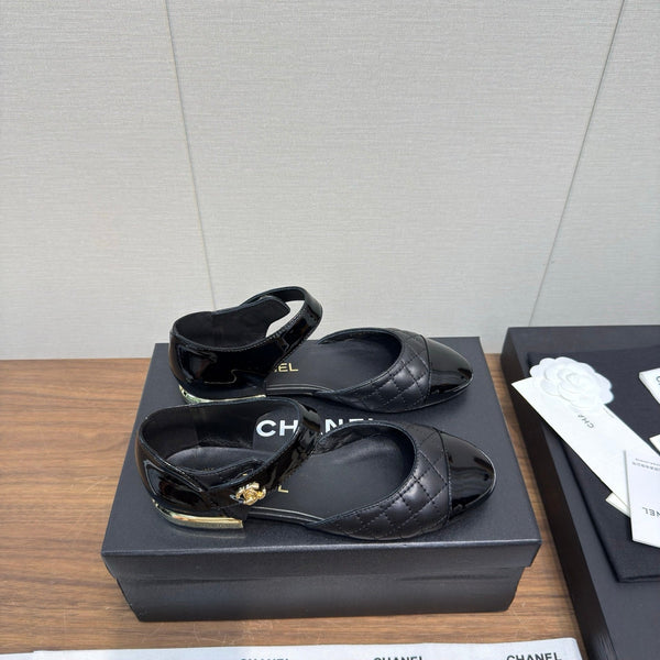 Ballerine con punta trapuntata CC in pelle di agnello e vitello nere 429729