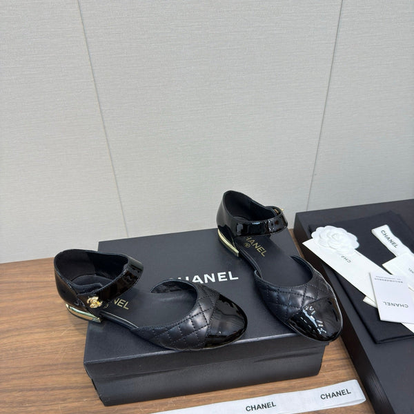 Ballerine con punta trapuntata CC in pelle di agnello e vitello nere 429729