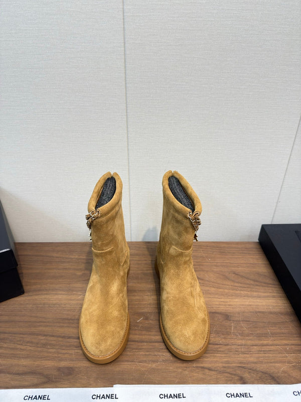 Chanel 25 Boot Camel Suede 465611