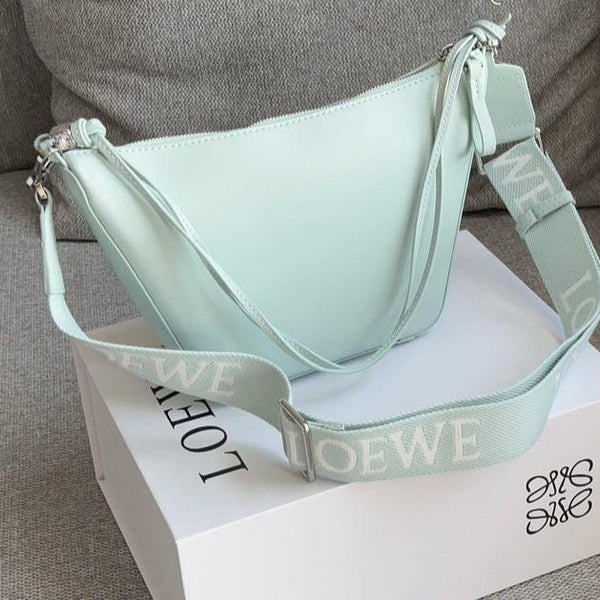 BORSA LOE LUNA HOBO 27 IN PELLE DI VITELLO AZZURRO CIELO
