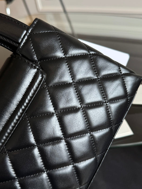 BORSA SHOPPING KELLY 19 IN PELLE DI VITELLO NERA E FERRAMENTA ORO