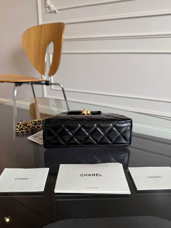 BORSA SHOPPING KELLY 19 IN PELLE DI VITELLO NERA E FERRAMENTA ORO