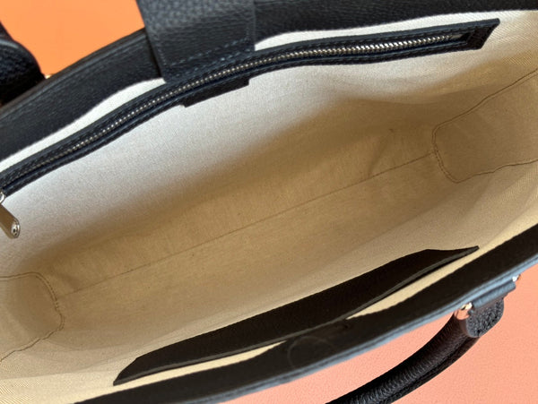 BORSA TOTE SUPER MEDIA 42 IN PELLE DI VITELLO GOFFRATA NERA CON FERRAMENTA ORO