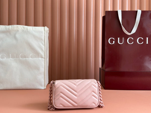 Borsa Gucci GG Marmont 16.5 in pelle di vitello rosa 248346
