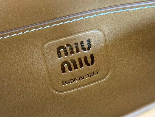 CHAIN SHOULDER BAG 24 IN PEANUT BROWN PATENT SMOOTH CALFSKIN