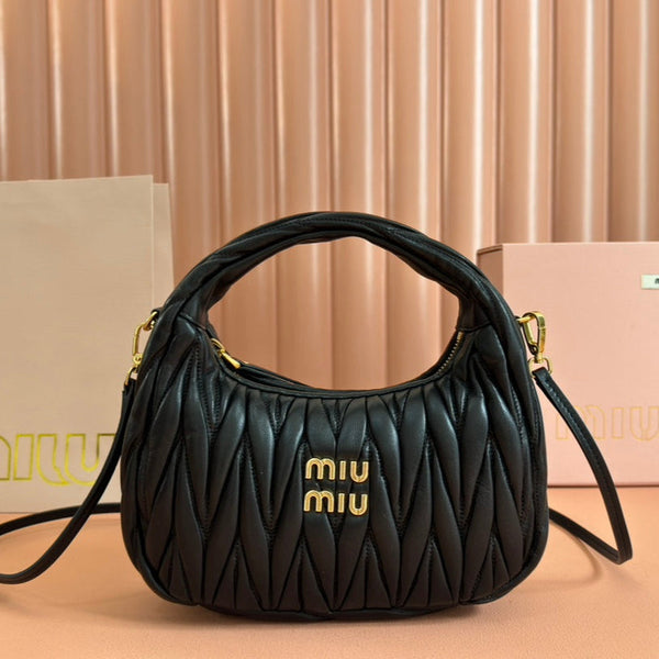 WANDER MATELASSÉ HANDBAG 23 IN BLACK LAMBSKIN