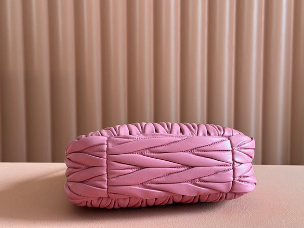 WANDER MATELASSÉ HANDBAG 23 IN CONTESSA PINK LAMBSKIN