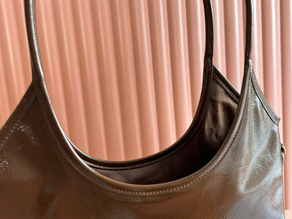 IVY 40 TOTE IN BROWN PATENT CALFSKIN