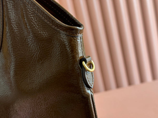 IVY 40 TOTE IN BROWN PATENT CALFSKIN