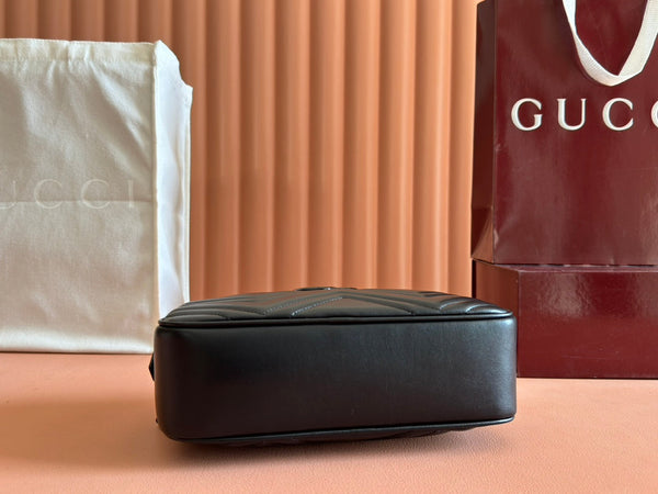 Borsa Gucci GG Marmont 24 in pelle di vitello nera 248345