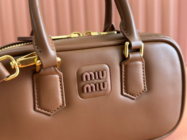 Miu Miu 19 Arcadia Borsa in pelle marrone Briarwood 239709