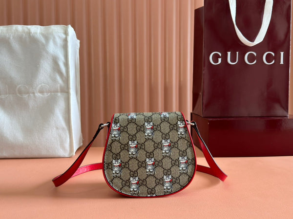 Gucci Cat Print Shoulder Bag White Red Beige Canvas 239660