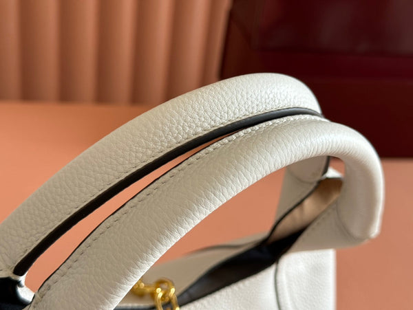 Gucci Solfbit 27.5 Bag White Calfskin 244323