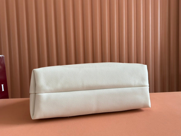 Gucci Softbit Shoulder Bag White Calfskin 248332