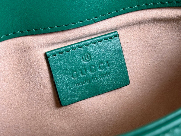 Borsa Gucci GG Marmont 16.5 in pelle di vitello verde 248372