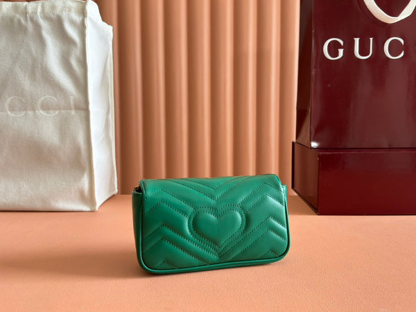 Borsa Gucci GG Marmont 16.5 in pelle di vitello verde 248372