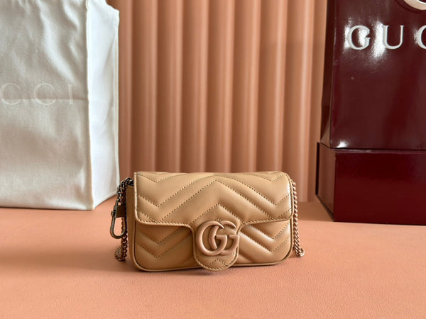 Borsa Gucci GG Marmont 16.5 in pelle di vitello beige 248378