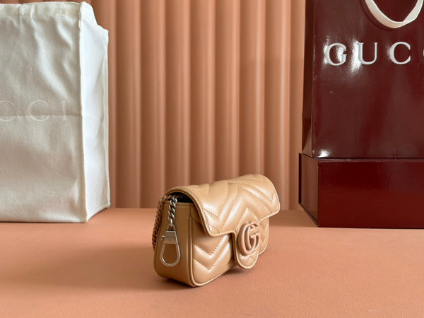 Borsa Gucci GG Marmont 16.5 in pelle di vitello beige 248378