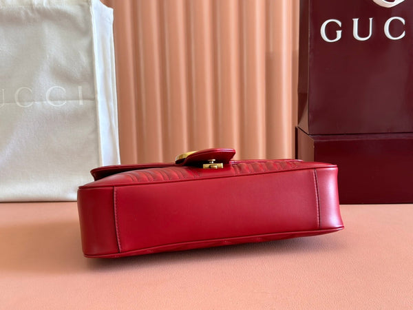 Borsa Gucci GG Marmont 31 in pelle di vitello rossa 248222