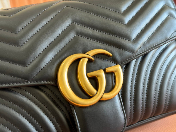 Borsa Gucci GG Marmont 31 in pelle di vitello nera 248223