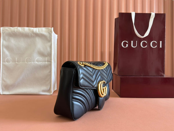 Borsa Gucci GG Marmont 31 in pelle di vitello nera 248223