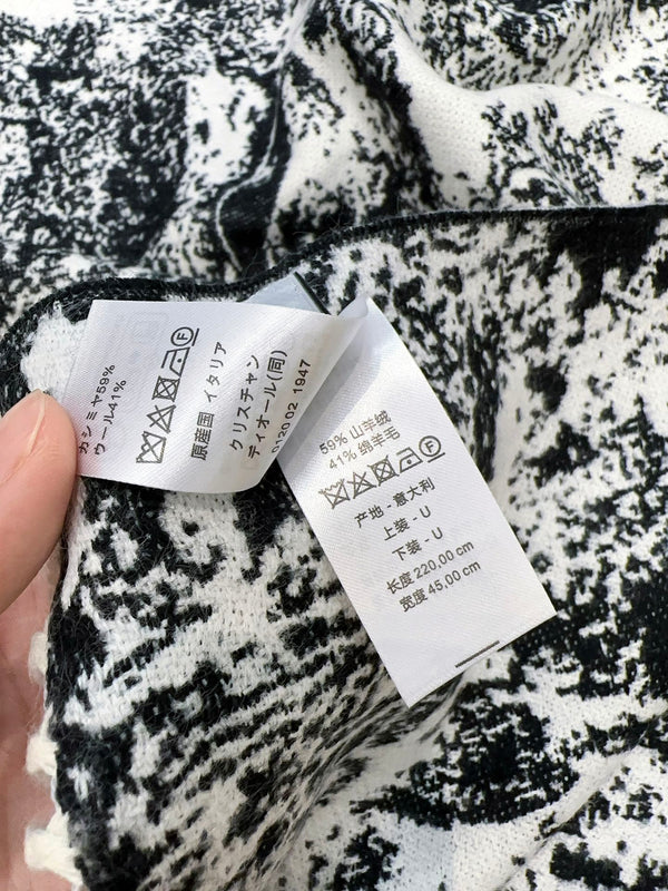 SCIARPA 220 CM IN CASHMERE E LANA MIX NERO MONOGRAMMA BIANCO 413658