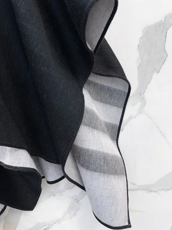 WOOL CAPE 140 CM BLACK AND LIGHT GRAY 394535